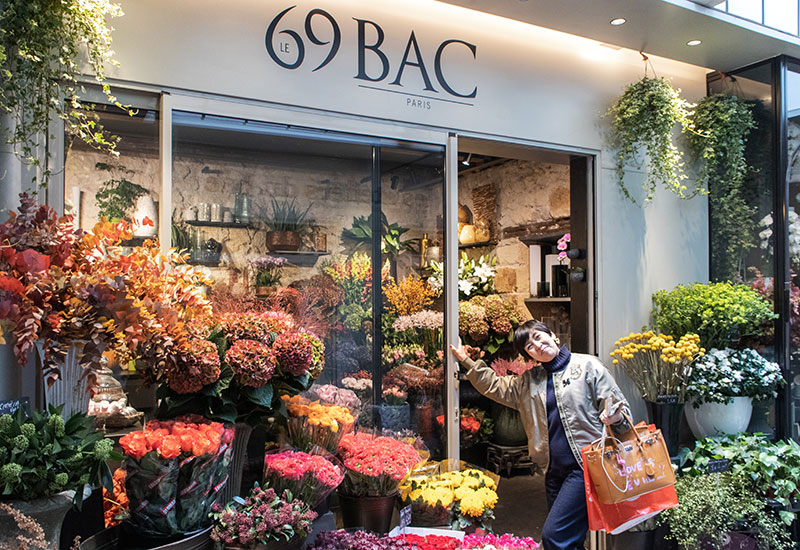 🇦🇹ウィーン 海外の道端にあるお花屋さん💐 花の種類混ぜこぜで作ってる花束が多かった。