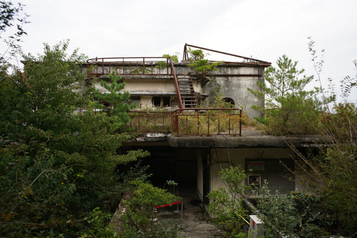 廃墟ファンは参加必須!?「クレイジージャーニー」出演の人気写真家・佐藤健寿氏も登壇!! 11 3 木・祝 “廃墟の女王”旧摩耶観光ホテル文化財登録記念「