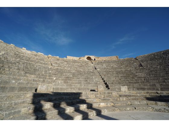 ドゥッガ遺跡ユーラシア旅行社