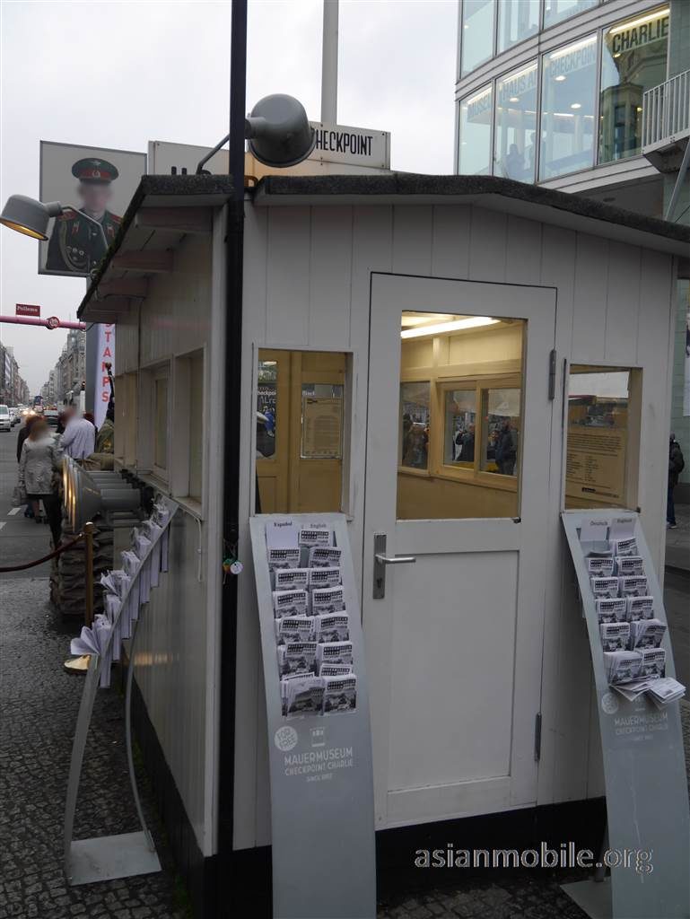 最新 チェックポイント・チャーリー -