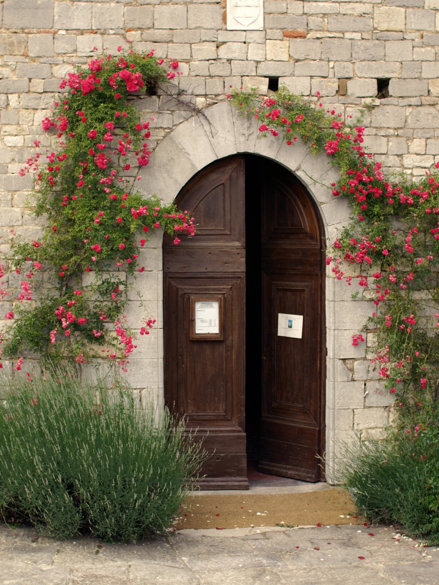 海外の玄関ドアは内開き 日本はなぜ外開きなのか？戸建てリノベINFO