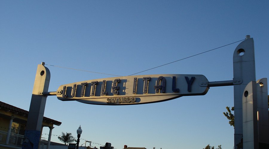 歴史的なニューヨークのリトル ・ イタリーで自由の女神像の落書きの写真素材・画像素材