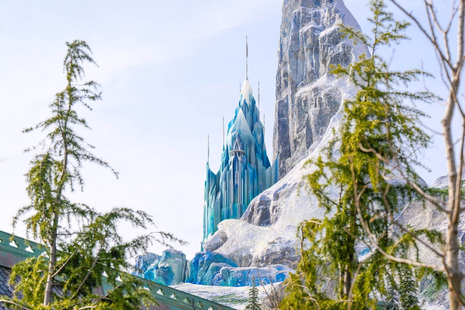 香港に「アナ雪」エリア ディズニーランド、世界初 -