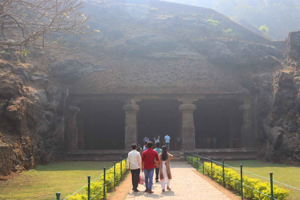 エレファンタ島の石窟寺院群 インドのユネスコ世界遺産神谷武夫