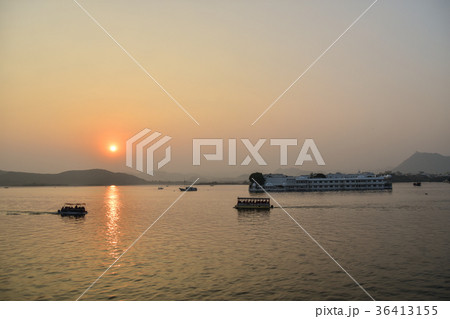 旅VLOG インド旅行！ウダイプルの超高級ホテル！タージ・レイク・パレスに宿泊したみんなの反応集