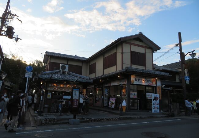 京都・嵯峨嵐山 商店街の夏祭りに初日1000人、7日も開催 盆踊りで日台交流深め絶品グルメブースも HOTSUU- エキスパート