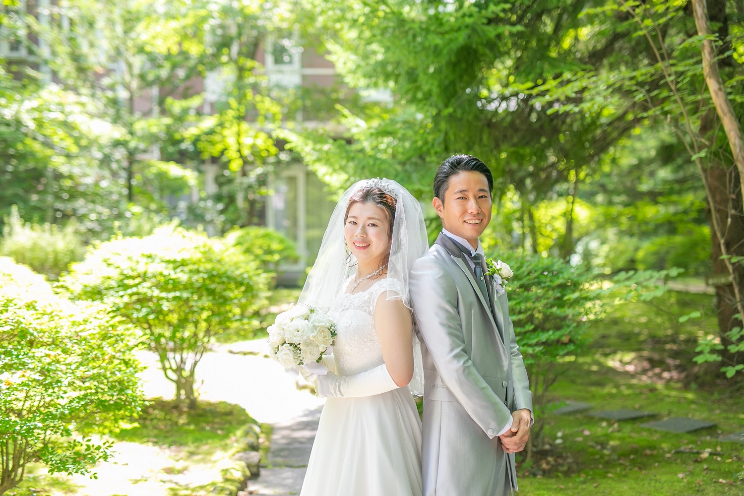 石の教会で神聖な結婚式が終わり→My gardenでウェディングパーティーを〜🎉森と花に囲まれた至福なプライベートの時間をみなさんと楽しく共有しました♪♪軽井沢ウェディング軽井沢石の教会ガーデンウェディングガーデンパーティーアルテガーデン