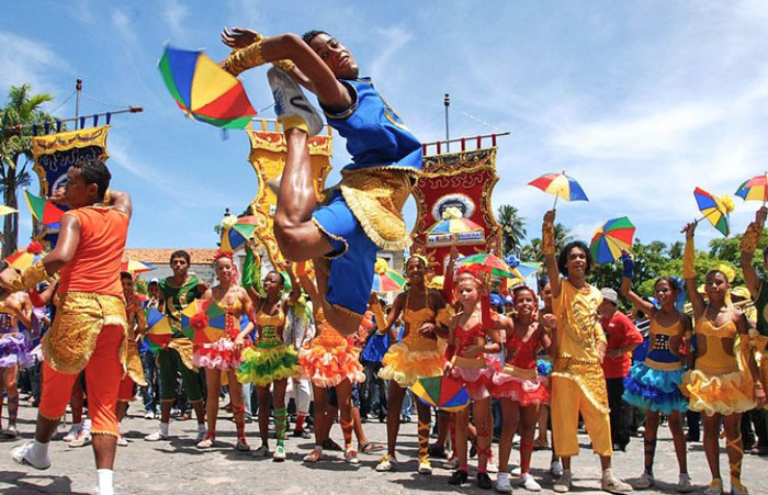 世界最大のお祭りリオのカーニバル - 株式会社アルファインテル