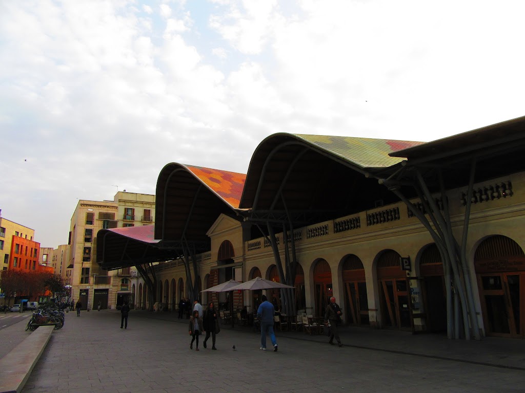 バルセロナのラ・ボケリア食品市場ガイド