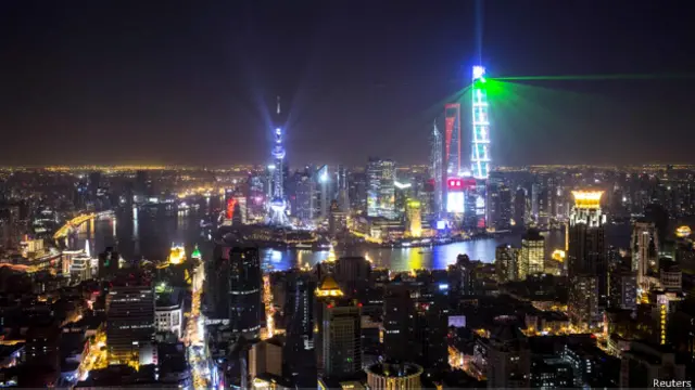 組圖：上海外灘踩踏事故致36死47傷 學生居多 7 --教育--人民網