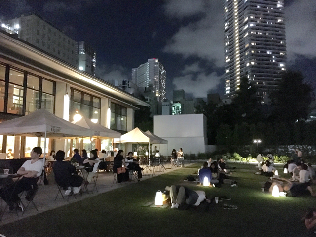 南池袋公園で夜のピクニックデート！テイクアウトを持ち込んで楽しもう！前向きどっとねっと