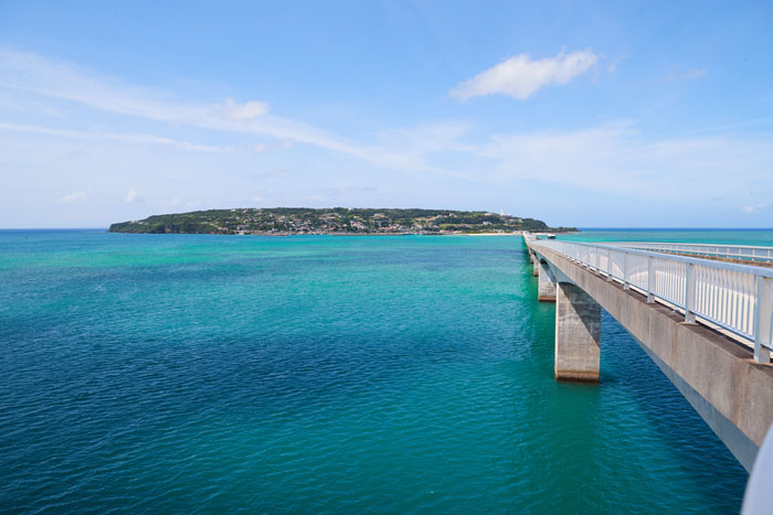 車で行ける絶景「古宇利島」までドライブしてみよう