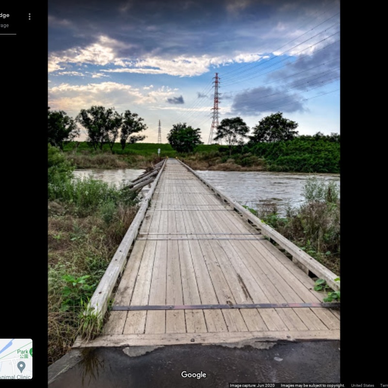 島田橋 〜埼玉県〜 島田橋は、埼玉県坂戸市島田と東松山市宮鼻の間の越辺川に架かる、冠水橋、または潜水橋です。明治時代初期頃まではこの場所に橋 は架けられず、島田の渡しといわれた渡し船による連絡でしたが明治初期頃に木製の橋が架けられて川両岸間の連絡が容易に