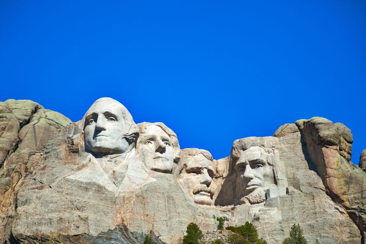 独立記念日に見る、マウントラッシュモア : カリフォルニアの広い空、と日本の空は繋がっている