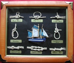 Flicka, ⁡, 船底シートの設置へ💨, ⁡, 通常、ヨットはキールが深い為、船底シートをする事が出来ないのですが、,今回のヨットは特殊な構造をしており、キールが深くない為、船底シートの設置が可能でした⛵️,