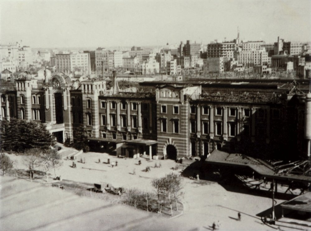 東京駅 昭和35年 ▷八重洲側から見た東京駅ジャパンアーカイブズ