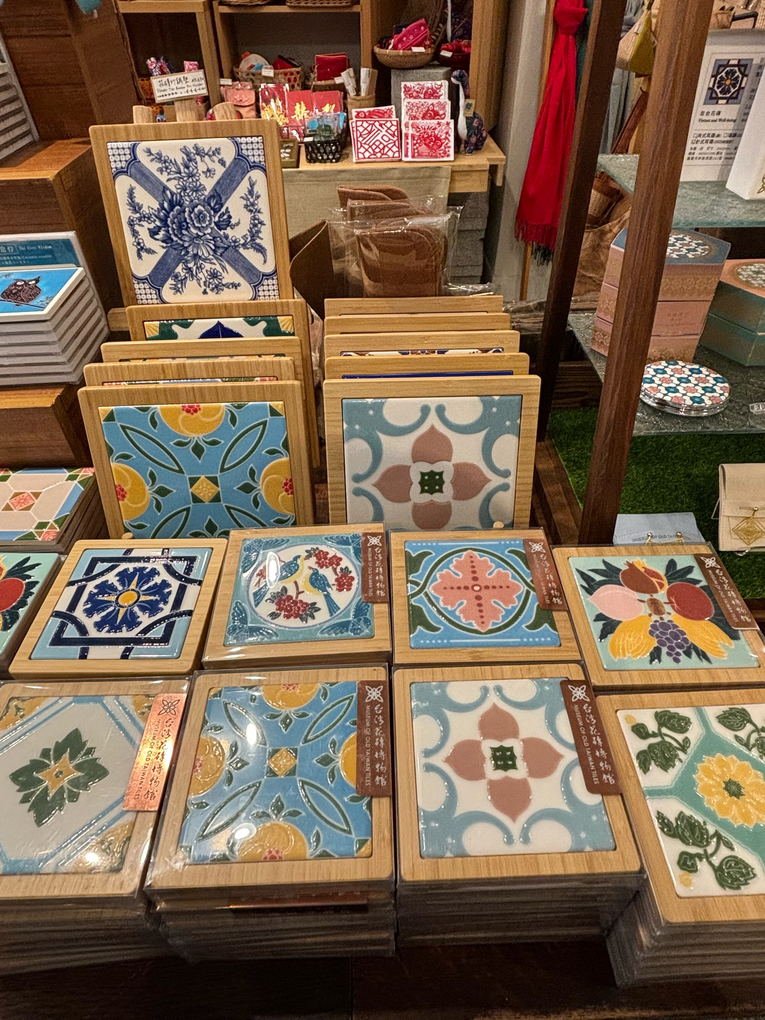 カラフルレトロで可愛い！台湾マジョリカタイルを求めて「雲彩軒」台湾人夫×日本人妻の地球探究記