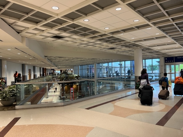 ダラス・フォートワース国際空港 - Kintetsu KIE USA