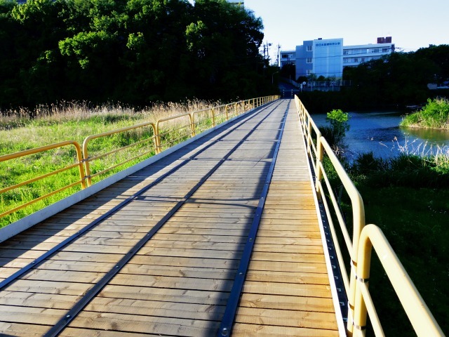 新着情報 - 短工期、狭小箇所、分割施工が可能な複合門型ラーメン橋ならヨネダ