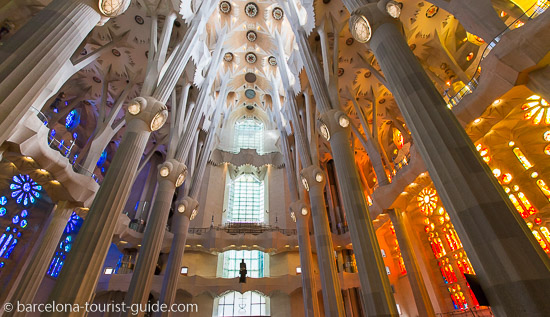 絶対にオトク！2大必見スポット サグラダ・ファミリア＋グエル公園 1日観光ツアー 鐘塔エレベーター搭乗付き＜日本語ガイド