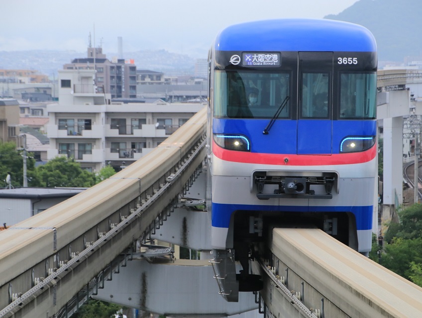 大阪モノレール線大阪空港駅 ホームメイト