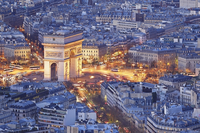 パリ『エトワール凱旋門』の歴史と見どころ、行列の回避方法Noel's Travels