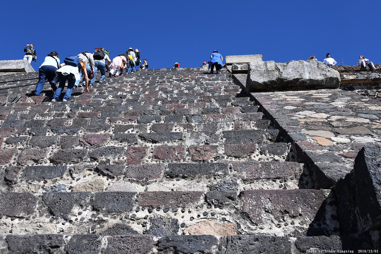 メキシコ・テオティワカン遺跡の「月のピラミ ：ピラミッドのある風景 写真特集：時事ドットコム