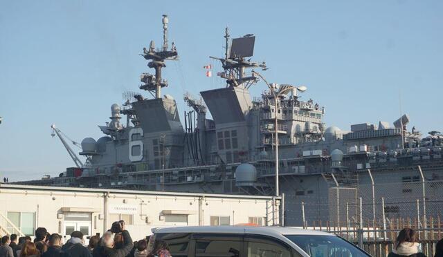 大阪南港南に停泊するアメリカ級強襲揚陸艦アメリカの写真素材246450855- イメージマート