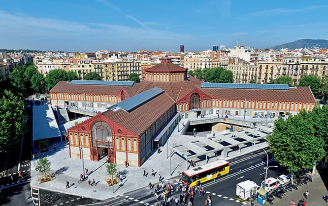 バルセロナのラ・ボケリア市場。歴史と情報spain.info