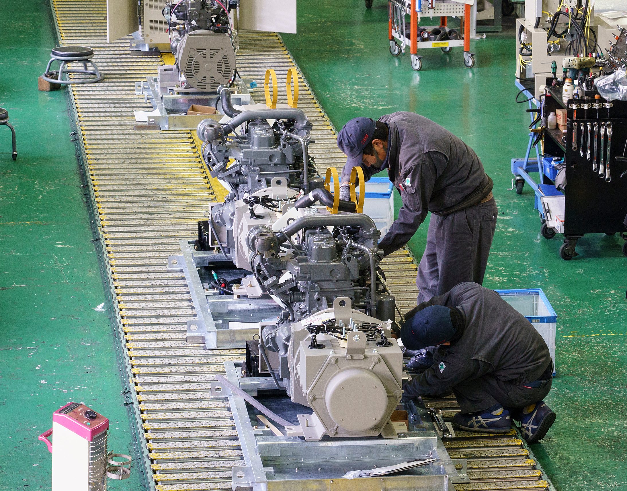 唐津市にある非常用発電機大手のニシハツ ㈱。新本社工場竣工式に出席しました。素晴らしい建物が地元の皆様の協力のおかげで出来上がっていました。お手伝いした甲斐がありました