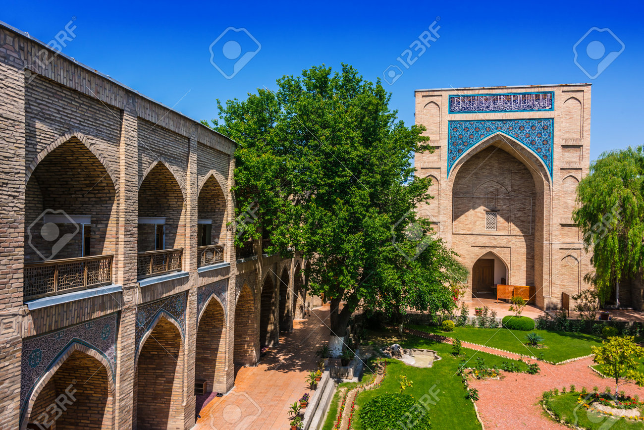 ウルグ・ベク・マドラサブハラ- Wikipedia