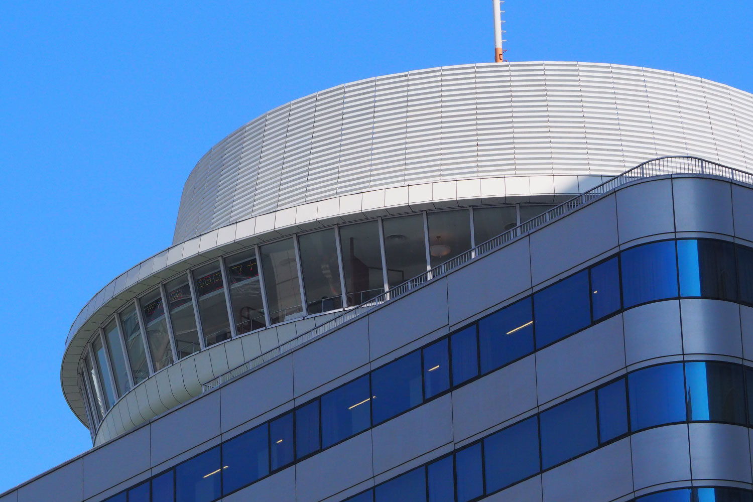 かつて松戸にあった回転レストランとその他のニューオータニの施設表の家