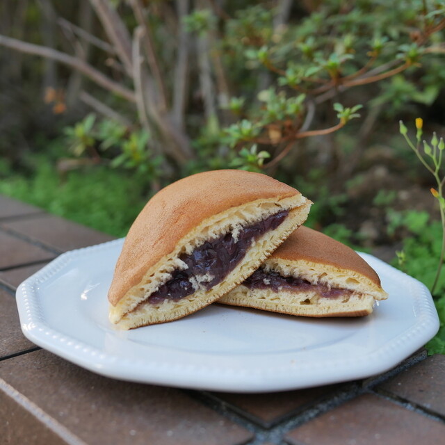 いつも賑わっている池袋の名店 すずめや どら焼きに行列ができるヒミツ –