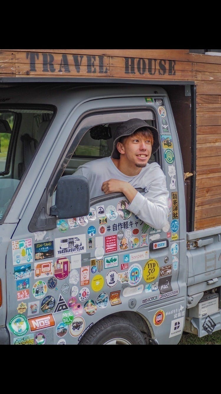 若手芸人が自作「軽トラキャンピングカー」内部は快適？ - withnews ウィズニュース