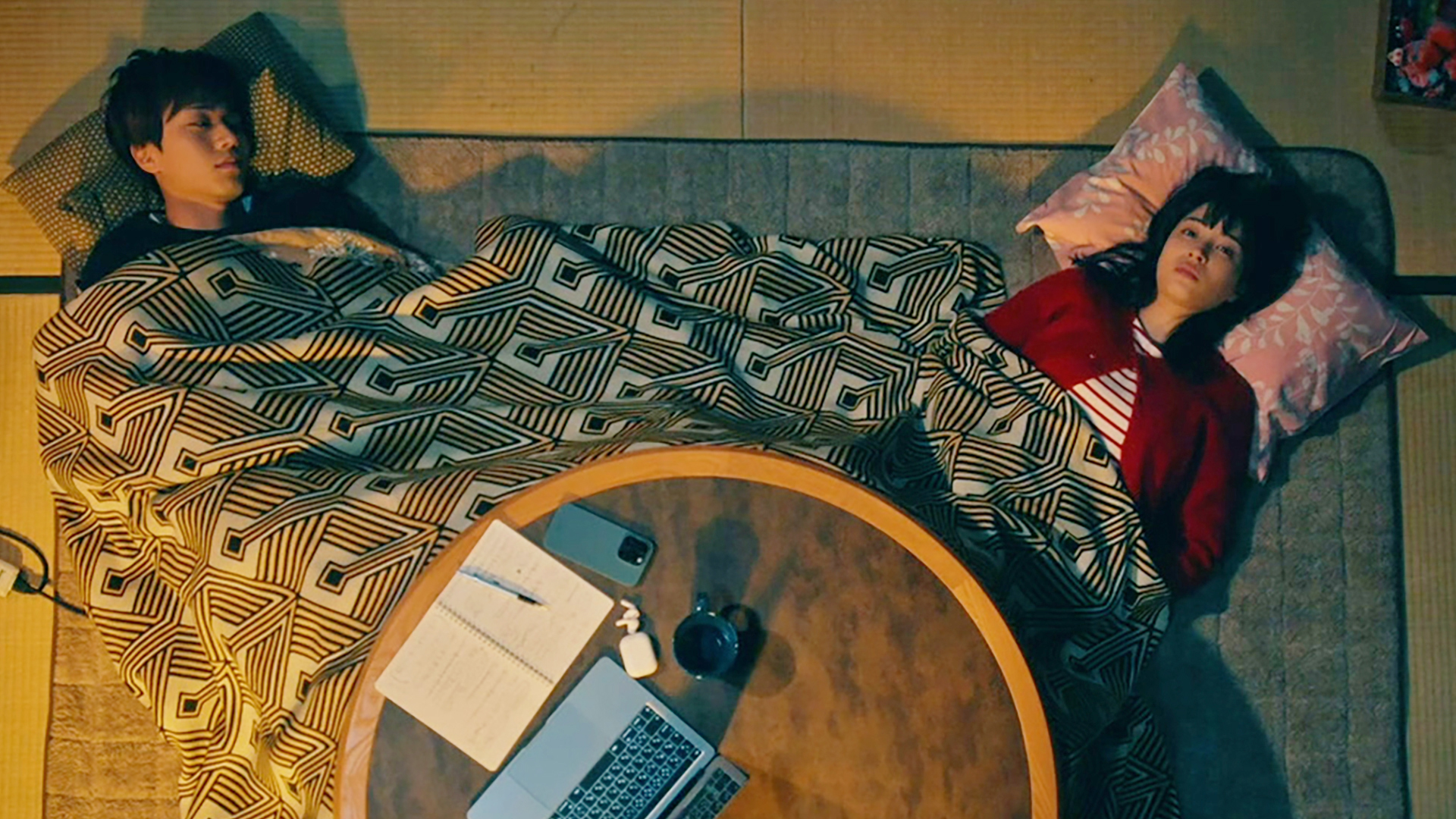 ヨルシカ、「夕暮れに、手をつなぐ」主題歌「アルジャーノン」配信決定 - 音楽ナタリ