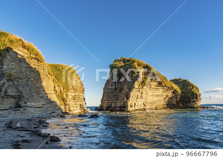 今回ご紹介する自然スポット〜 勝浦に訪れたら必ず訪れて欲しい透明度抜群な海✨ 「毛戸浦 鵜原理想郷 』