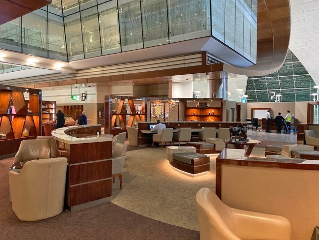 ドバイ空港ターミナル3にある「喫煙所の場所」を紹介！各ゲートの喫煙所の場所、移動時間など解説トリップガイド