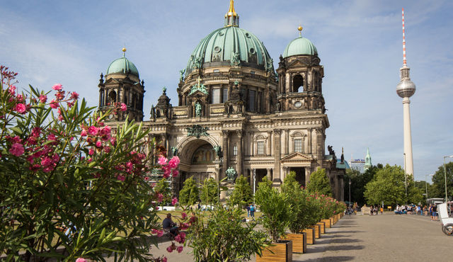 Amazon.co.jp: ドイツベルリン大聖堂ベルリンパズル木製ジグソーパズル大人用1000ピース旅行のお土産贈り物 : おもちゃ