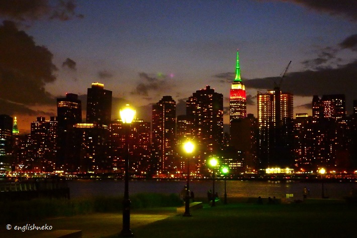 市内観光後にもおすすめ！グリフィス天文台で満天の星空と眼下に広がるロスの夜景を