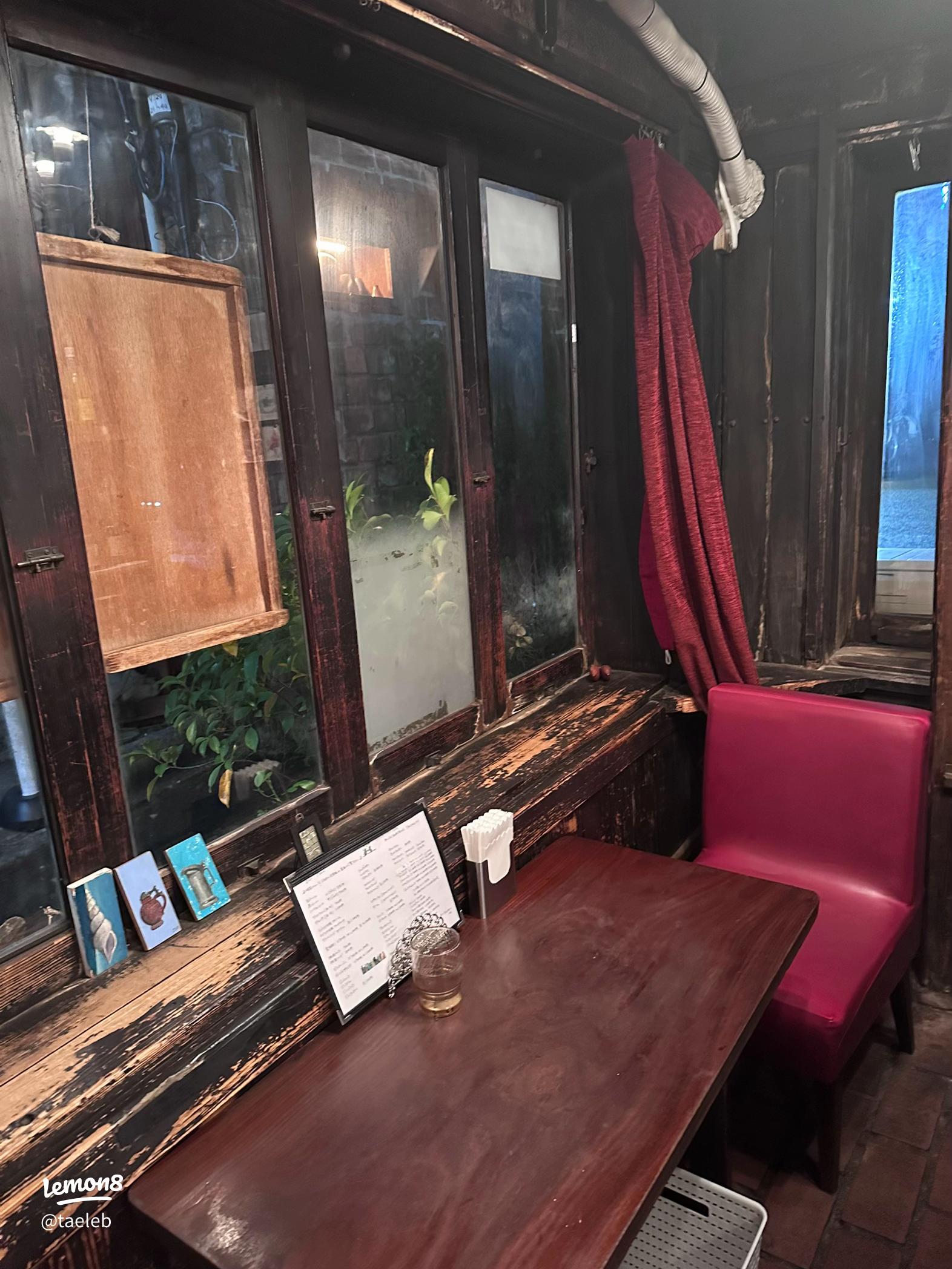 神保町「ラドリオ」で老舗喫茶の建築と味を堪能トーキョー建築トリップ