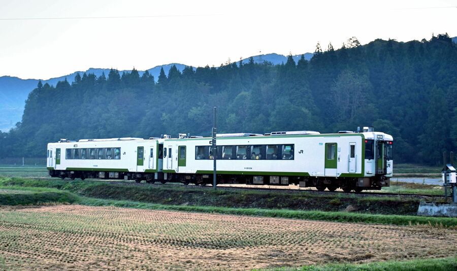 秋の奥会津一人旅③：只見線で巡る紅葉絶景車窓と温泉宿泊記 – mars旅