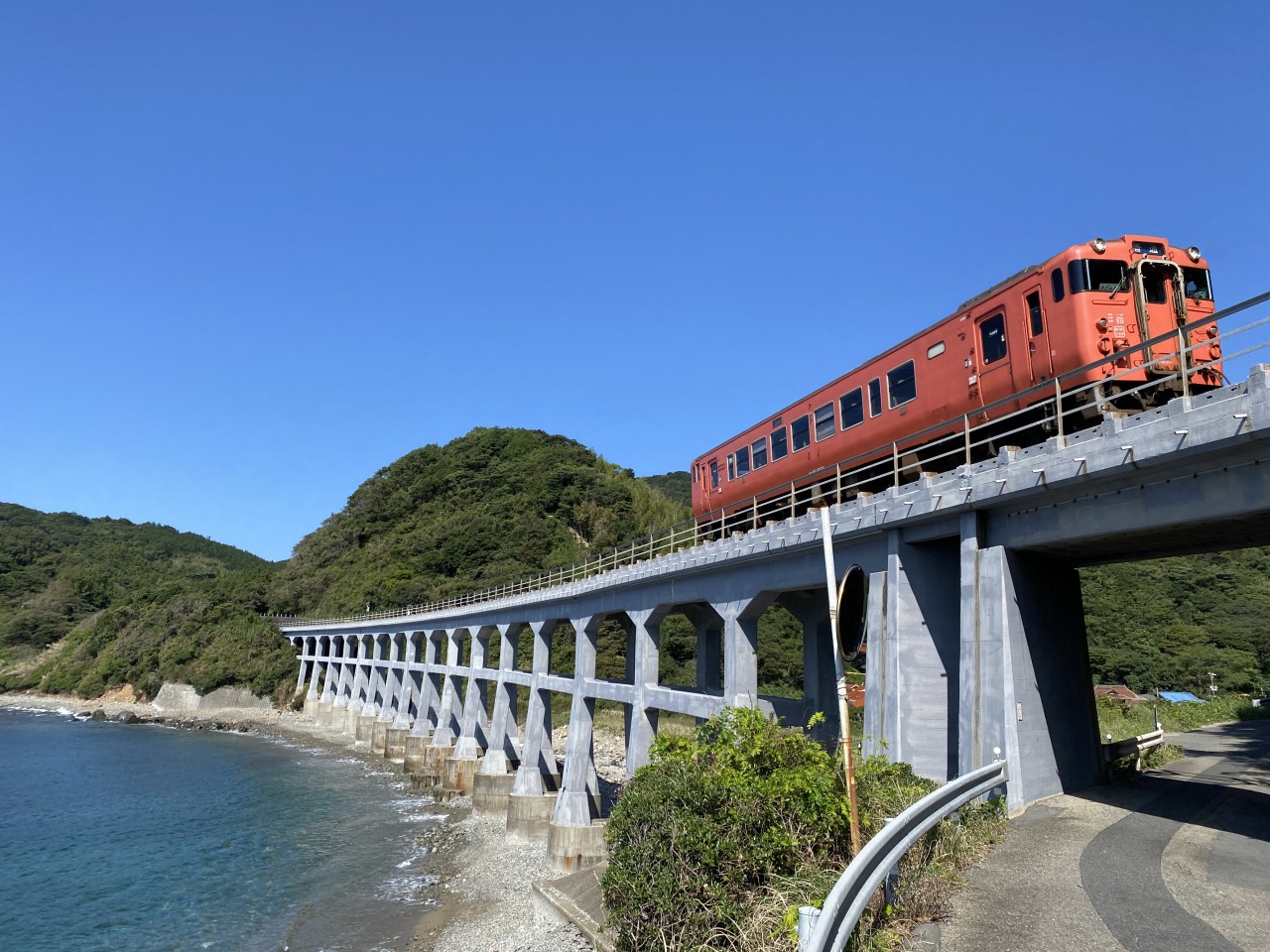 日本一高い鉄道橋！ 鉄道ファンが愛する『大井川鐵道』に乗ってみたいはじめての『大井川鐵道』おどおど ＃あつまれ！_おどおど学生。大学入学・新生活学生旅行マイナビ 学生の窓口
