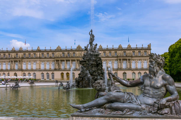 ヘレンキームゼー城 ヘレンキームゼージョウ とは？ 意味や使い方 -