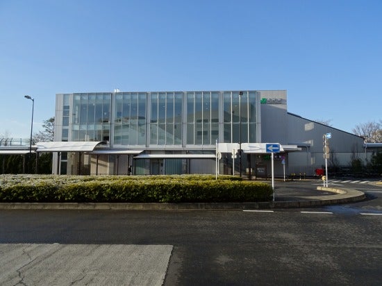 西府駅。華もなく孵化もなく