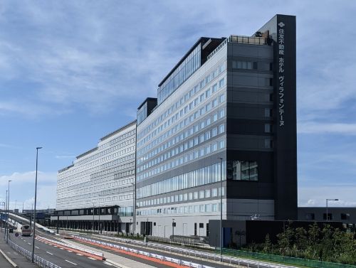 3タミ直結、滑走路も望める「泉天空の湯 羽田空港」 4,800円の料金設定をどう見るか -