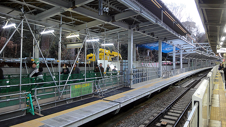 有楽町駅 3番線山手線ホーム 4番線京浜東北線ホーム 東京都千代田区有楽町の写真素材85814829- PIXTA