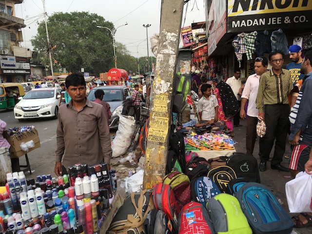 インド首都ニューデリー、国境、重要な都市、河川や湖沼での政治地図。英語ラベルとスケーリングします。イラスト。のイラスト素材・ベクター Image43261147