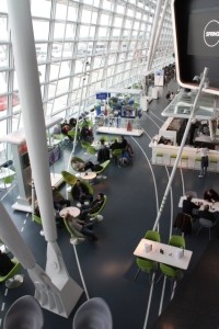 スイスチューリッヒ国際空港のWifi - 双子の姉妹で世界一周！！私たち目線の旅物語