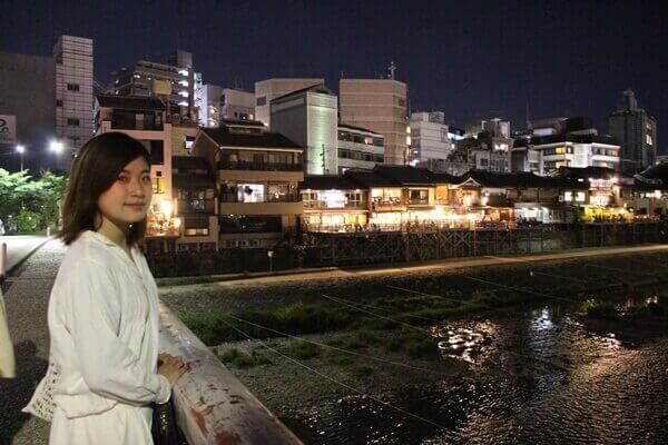 京都路地裏研究所 祇園のぬけろうじ探検！路地奥のディープ酒場で一杯:～花街の路地の生態系！会館・ビルに潜む小道、ネオン踊る盛り場を訪ねて～ ky18d292京都のミニツアー「まいまい京都」