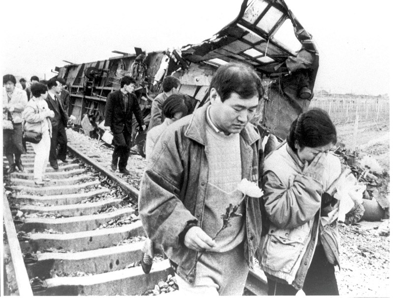 上海外灘跨年發生踩踏事故至少35死43傷